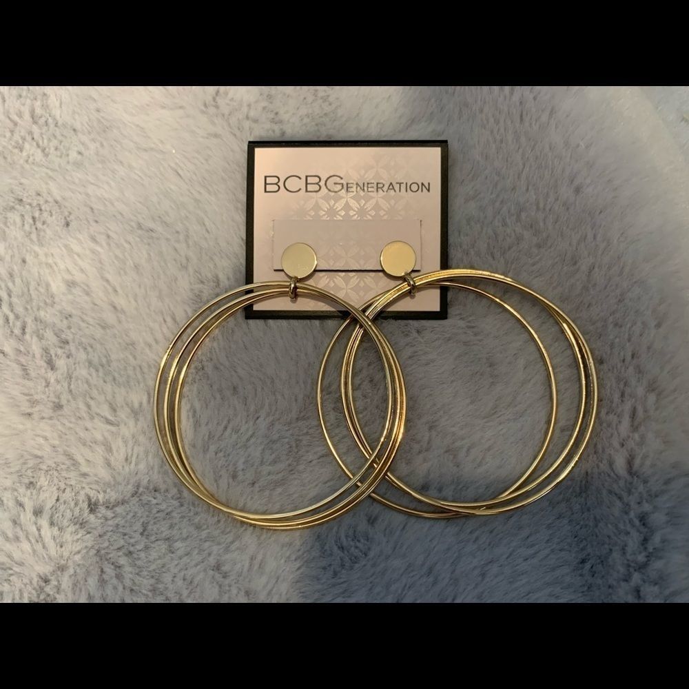 🌺BCBG Gold toned Hoop Earrings
